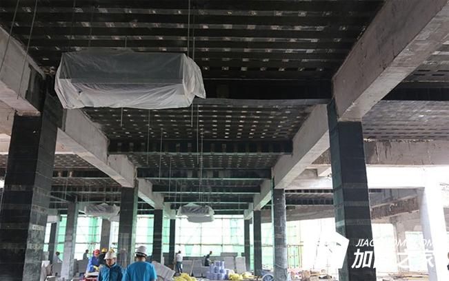 工業(yè)廠房出現(xiàn)結(jié)構(gòu)裂縫，應(yīng)該如何加固?